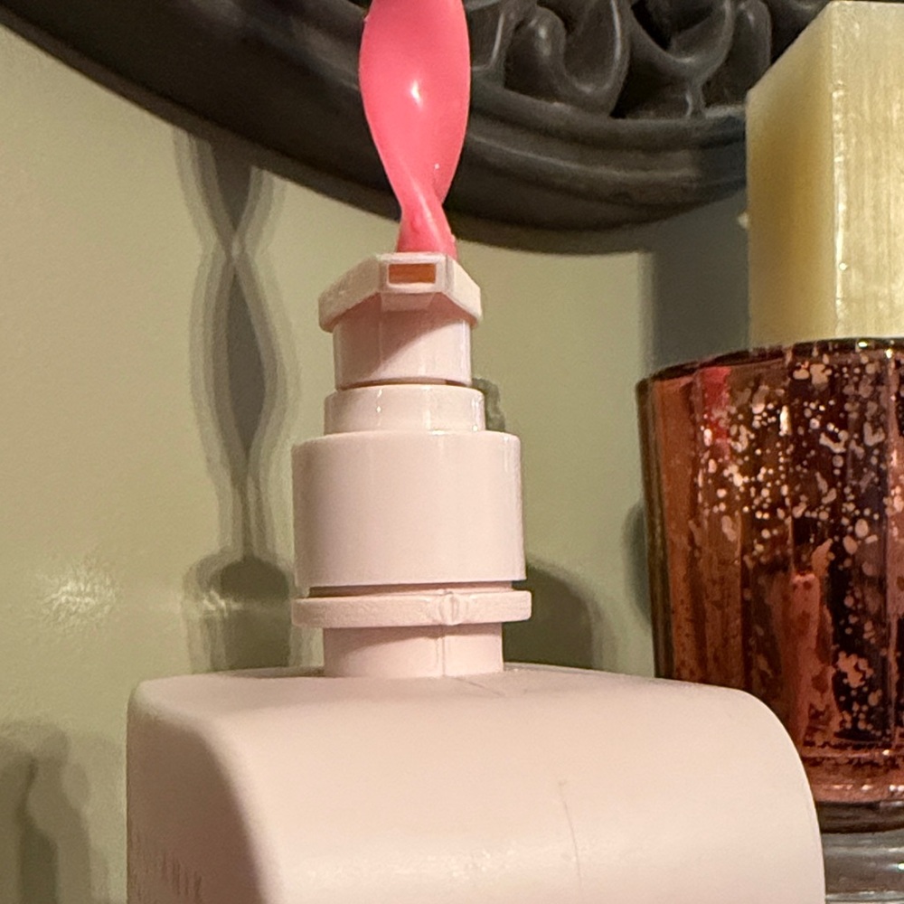 Organik Botanik Australia Rose & Goat's Milk Shower Gel 33.8 fl oz - Picture 4 of 6